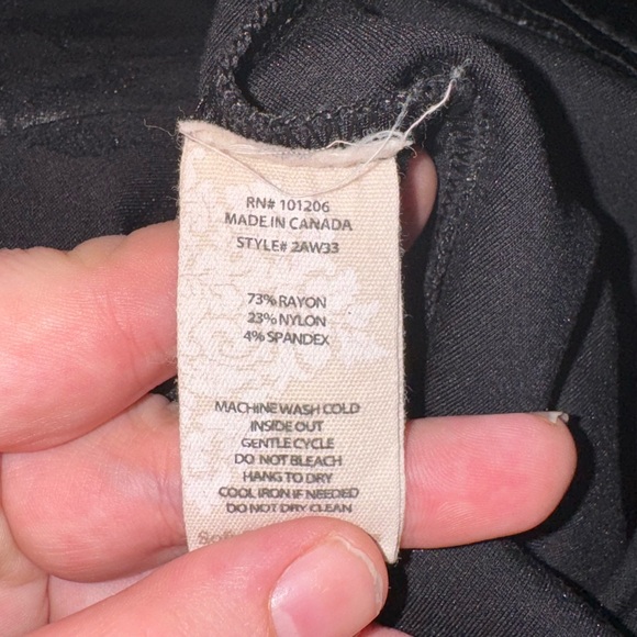 SOFT SURROUNDINGS Embossed Leggings, Size Large - Picture 10 of 10